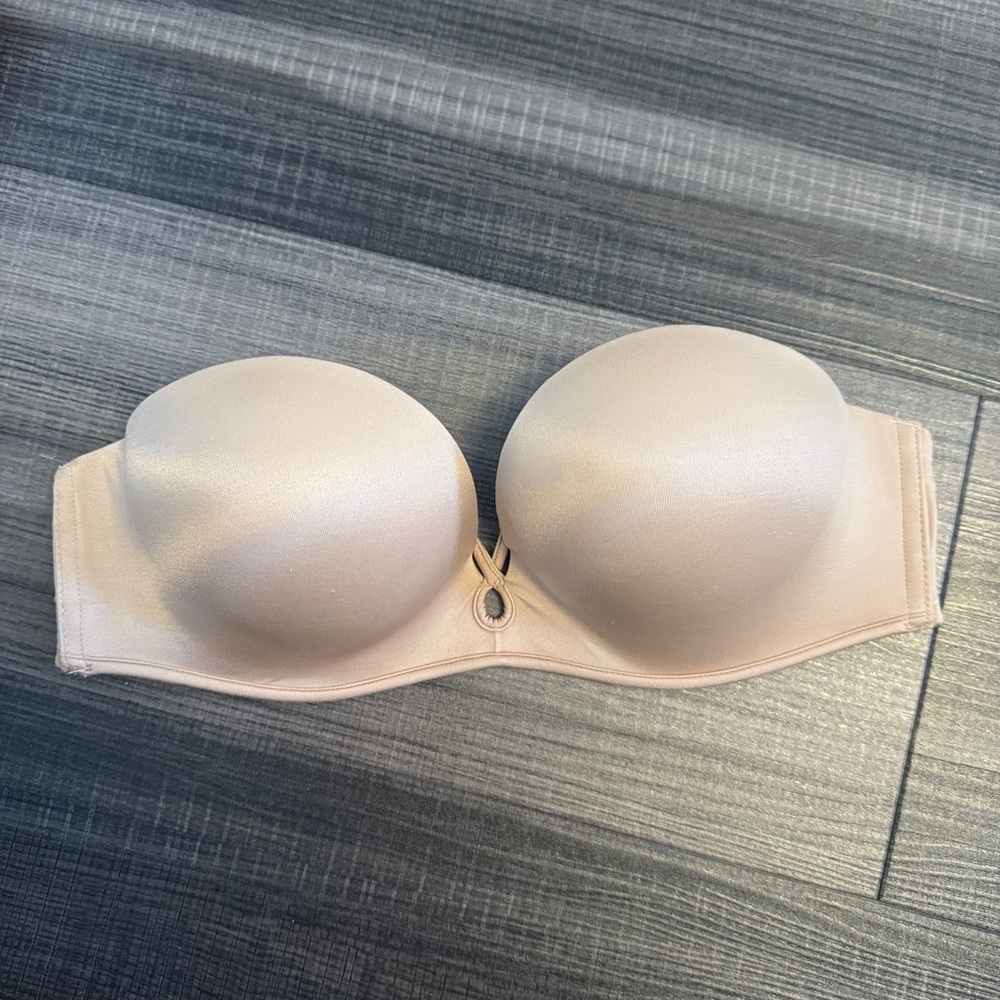 Victoria’s secret 32C bombshell strapless bra
